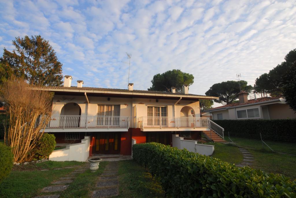 Villa Clara Lignano Sabbiadoro Exterior photo